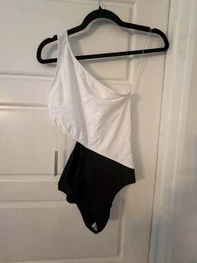 Araks One-Shoulder Colorblock One-Piece Swimsuit Size S
